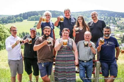 V.h.n.v./v.l.n.r.: Karsten Grning, (stellv. Geschftsfhrer Tourismusverband Erzgebirge e.V.), Andreas Meyer (Brauerei Reichenberg), Thomke Diele (Tourismusverband Erzgebirge e.V.), Jiri Vent (Brauerei Orloje), Bastyr Ondrej (Brauerei Orloje), Petr Hajek (Brauerei und Restaurant Cerny Orel), Dominik Naumann (Brauerei und Gasthof Zwnitz), Libuutf8_decode('&#x0161;')e Novotna-Pokorn (tschechische Destinationsagentur Niederegertal/Doln Poohr), Christian Fiedler (Brauerei Fiedler), Vaclav Burda (Brauerei und Restaurant Cerny Orel)